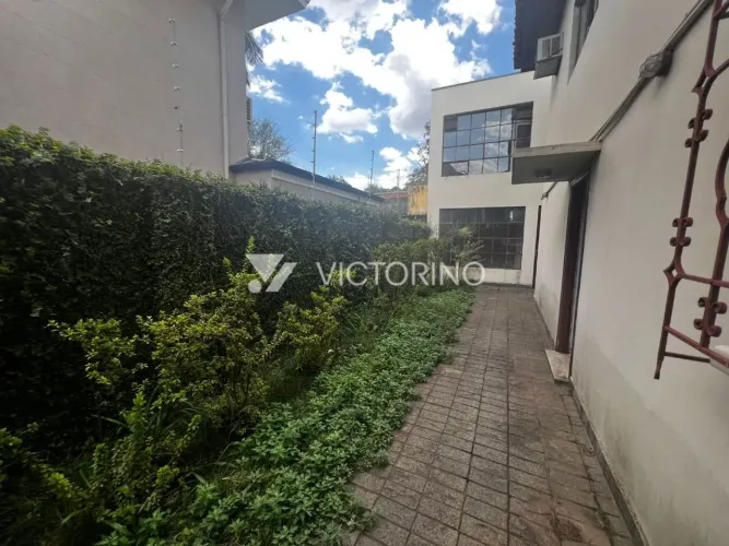 Casa Comercial com 600 m², 14 salas (4 suítes) e 10 vagas para alugar no bairro Jardim Amé