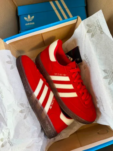 Adidas especial vermelho em couro