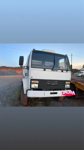 Caminhão pipa cargo 2422 traçado 6x4 ano 98
