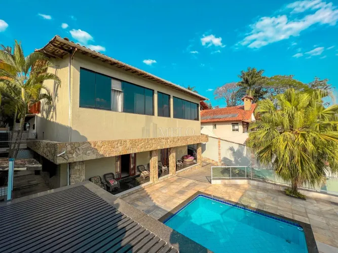 Belíssima Casa na Orla da Lagoa da Pampulha à Venda e locação
