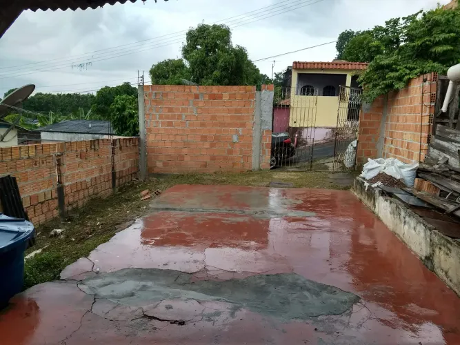 Alugo casa no Cidade de Deus