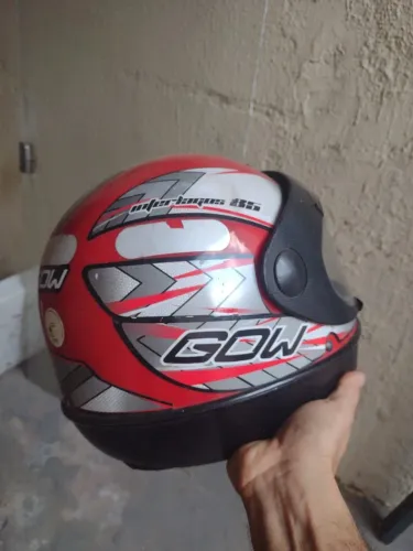 Capacete usado em ótimo estado .