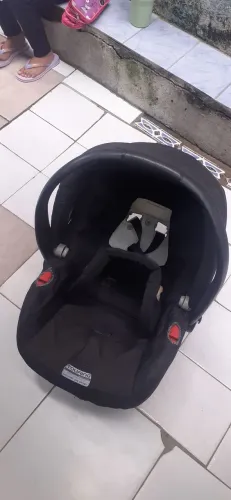Vendo carrinho é bebê Conforto os dois juntos sai por 300