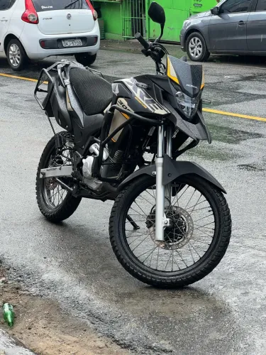 XRE 300 2022