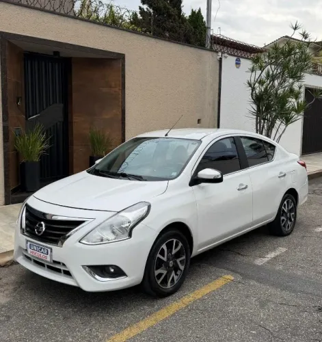 Nissan Versa SL 1.6 16V Flexstart 4P Aut. 2017