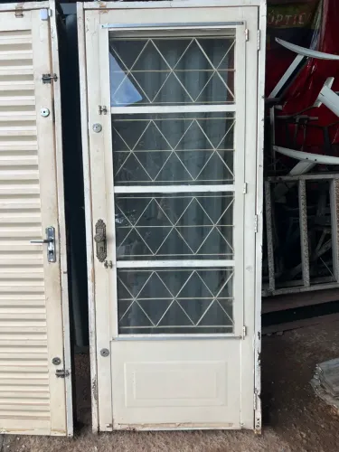 Portas reforçadas 80cm x 2,10m