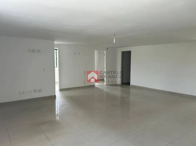 Centro Médico e Empresarial (CME)  Garibaldi, Sala com 110m² disponível para venda por R$5
