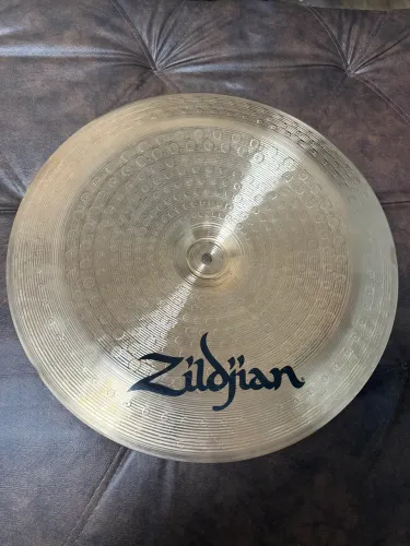 Prato Zildjian I Family 18? ILH18CH 
