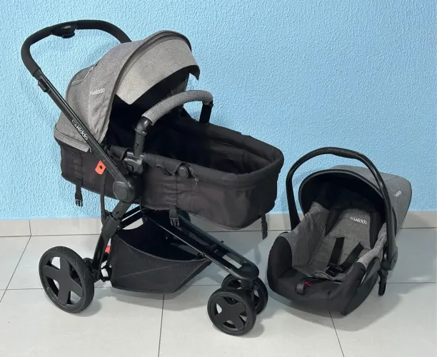 Carrinho de Bebê com Bebê Conforto Kiddo Compass III
