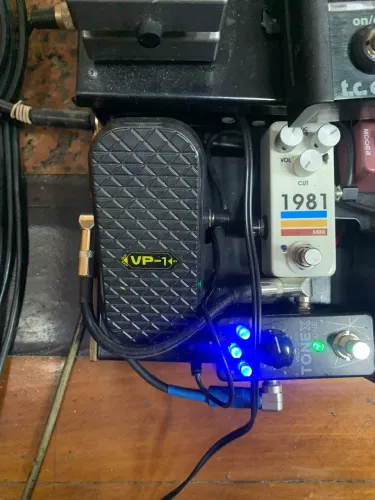 Pedal de volume e expressão