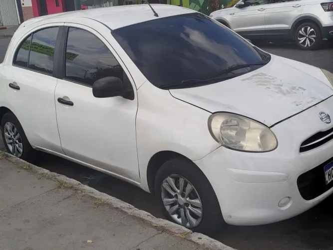 Nissan March 1.0 16V Flex Fuel 5P 2013