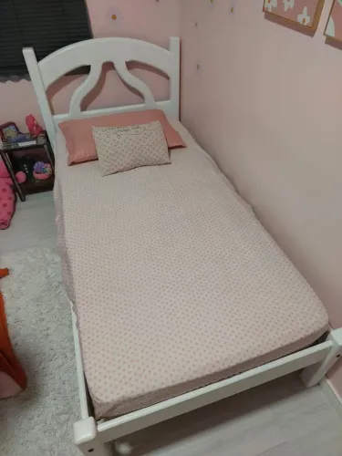 Cama de madeira maciça