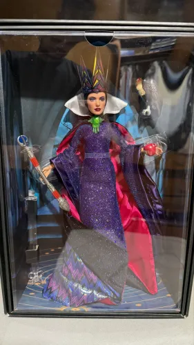 Boneca Rainha Má Disney SnowWhite Colecionador HVY54 Mattel