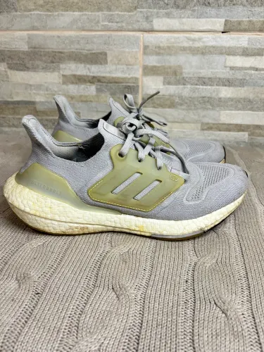 Tênis Adidas Ultraboost 22 cinza 38