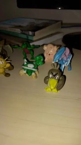 Lote bonecos Pokémon (bootleg)