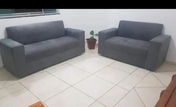 Sofá moderno que cabe em qualquer espaço.