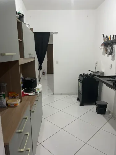 Armário seminovo ( pequeno defeito )