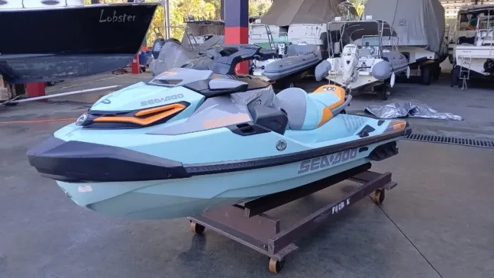 Jet Ski Sea Doo Wake Pro 230