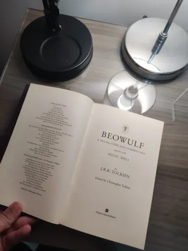 Beowulf Deluxe with selic spell by J.R.R TOLKIEN