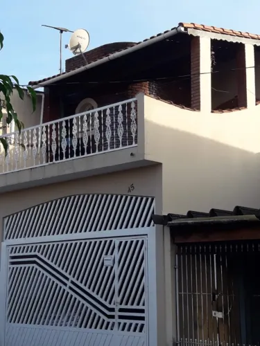 Linda Casa abaixo do preço próximo ao metrô!!!