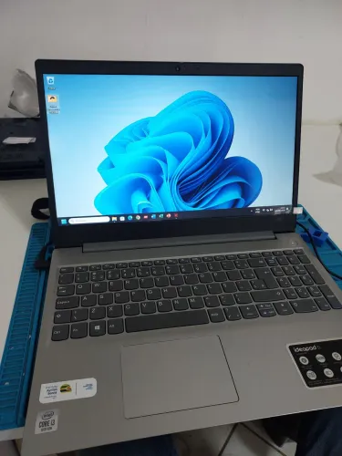 Lenovo ideapad i3 10gen 8gb ram 256ssd