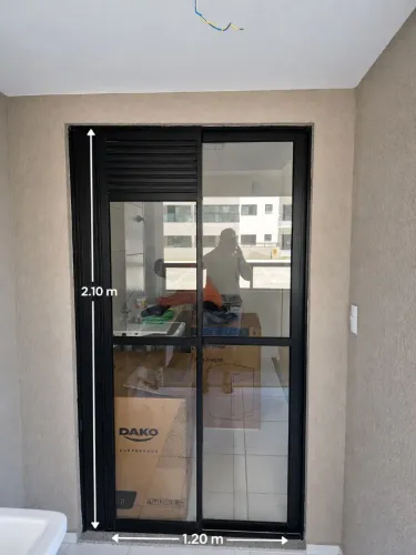 Vende-se portas de alumínio