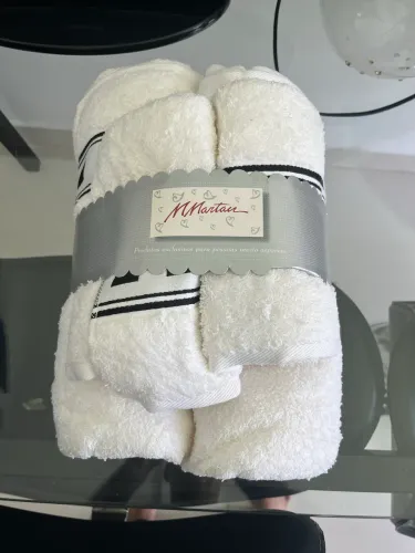 Conjunto/Jogo de Toalhas M Martan - Novo!