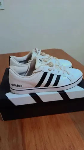 Tênis Adidas