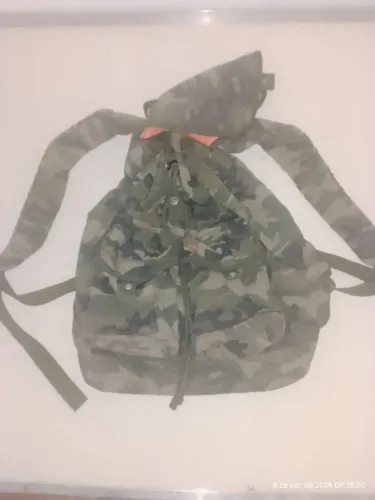 Mochila camuflada