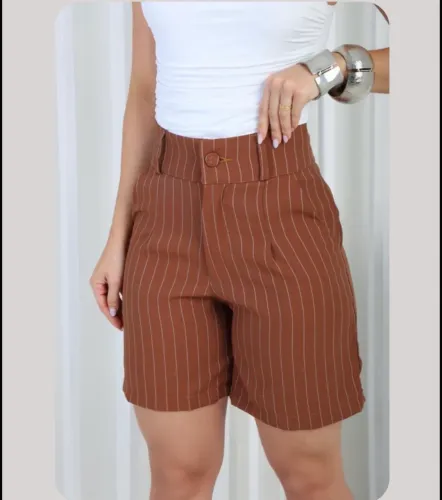 Short midi, risca de giz
