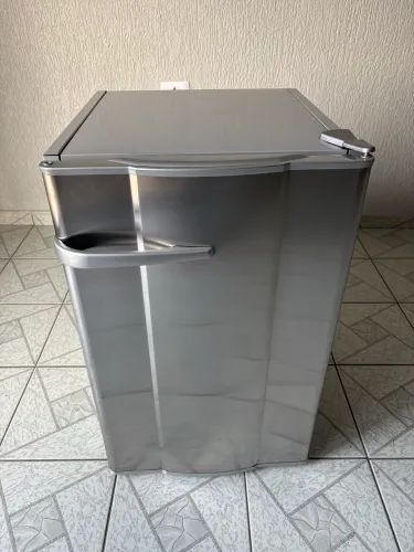 FRIGOBAR VENAX 80 LITROS