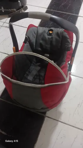 Bebê Conforto Chicco KeyFit 30 com Base para Carro - Vermelho e Cinza