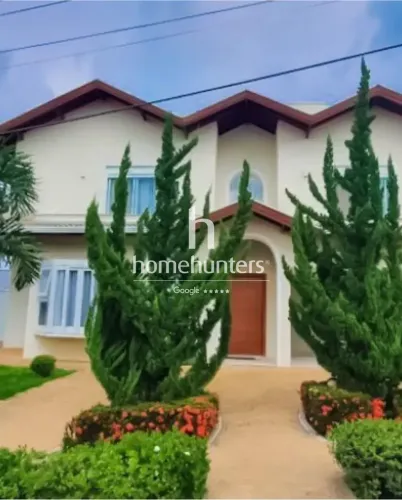 Casa 375m² | 3 Suítes e Piscina | Condomínio Perto do Porto Seguro