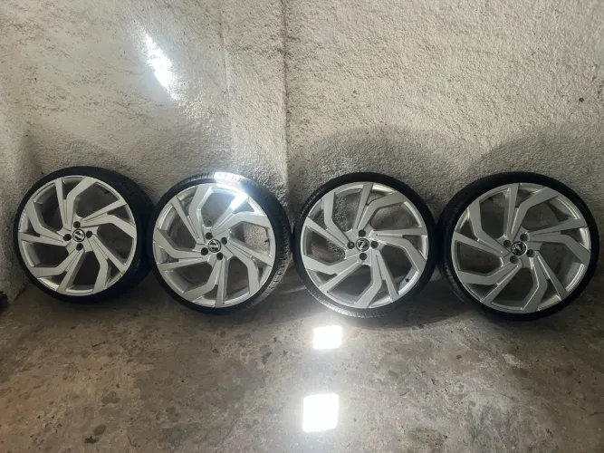 Rodas e pneus novos aro 20 pneus 225x30 R20
