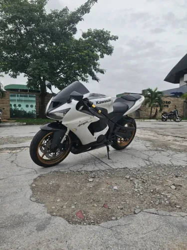 Kawasaki ninja ZR-6r 636r