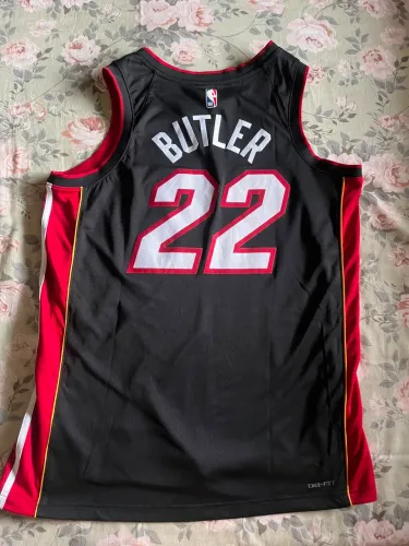 Camiseta Swingman Jimmy Butler Miami Heat Icon Edition 2022/23 Nike Dri-Fit (56)
