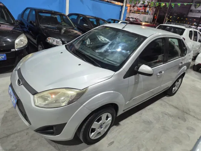 Ford Fiesta Sedan 1.6 16V Flex Mec. 2014