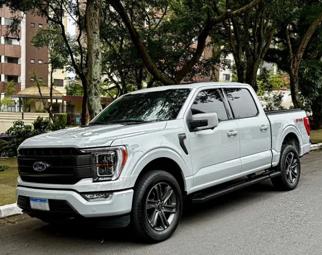 Ford F-150 Lariat 4X4 5.0 V8 2023