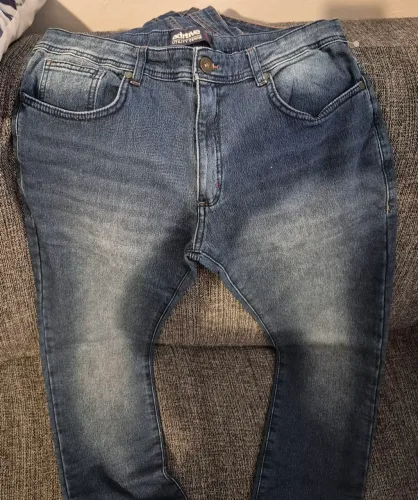 Duas calças jeans masculinas - Tam. 44 e 46