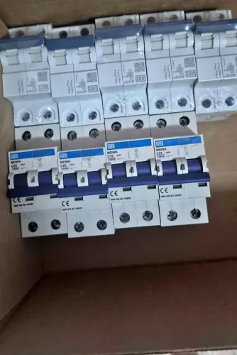 Mega Lote 14 Disjuntores WEG Novos (32A, 25A, 16A e 63A) - Preço de Desapego