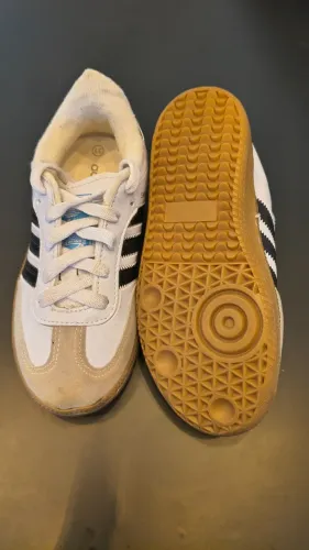 Tênis Adidas Infantil tam.31