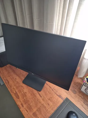 Monitor LG 23.8 Full HD, IPS, HDMI, VESA, FreeSync, Sem Bordas, Preto-24MP400-B