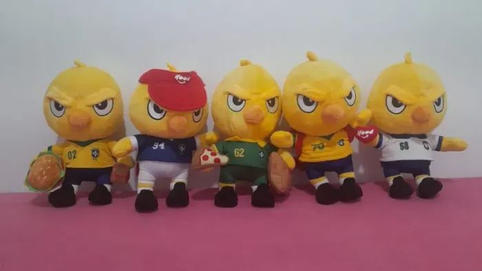 Combo: todos os canarinhos da copa (ifood)