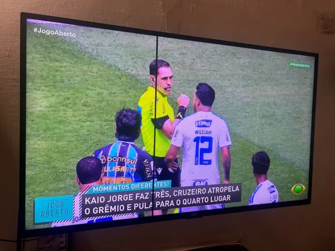 TV AOC LED em Bom Estado - Ótima Imagem