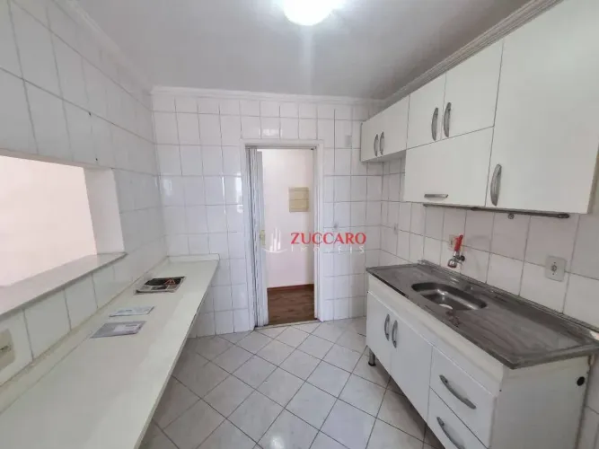 Apartamento com 3 dormitórios para alugar, 65 m² por R$ 3.180,00/mês - Jardim Flor da Mont