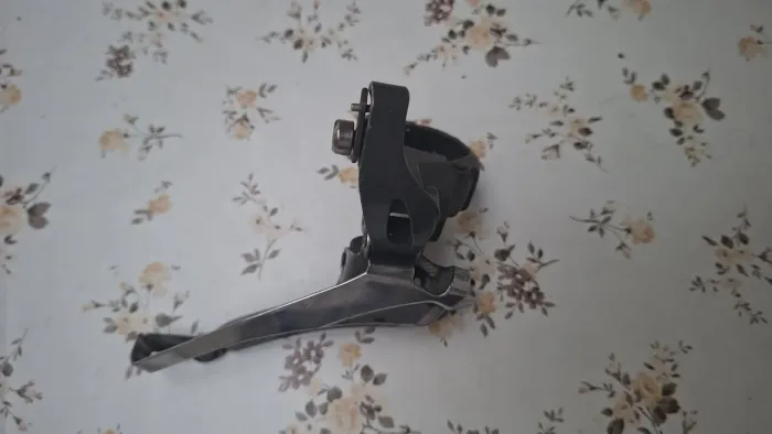 Câmbio dianteiro Shimano Sora FD-R2000