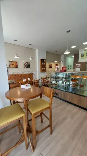 VENDA MAQUINÁRIOS E MOBÍLIA, COMERCIAL DE CAFÉ E CONFEITARIA NO KOBRASOL