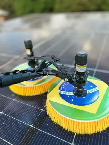 Escova Giratória Dupla Placa Solar