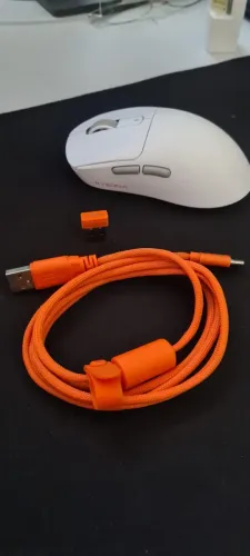 Mouse Kysona M600 (PAW 3395) 26.000 DPI Branco sem fio