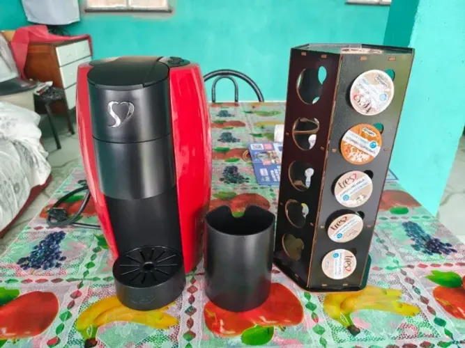 MÁQUINA DE CAFÉ EXPRESSO E MULTIBEBIDAS